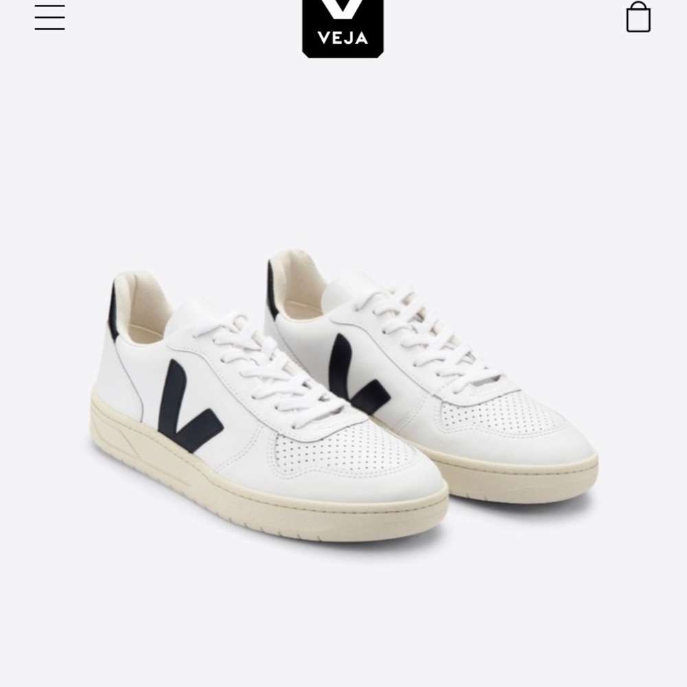 Veja V-10 black white leather